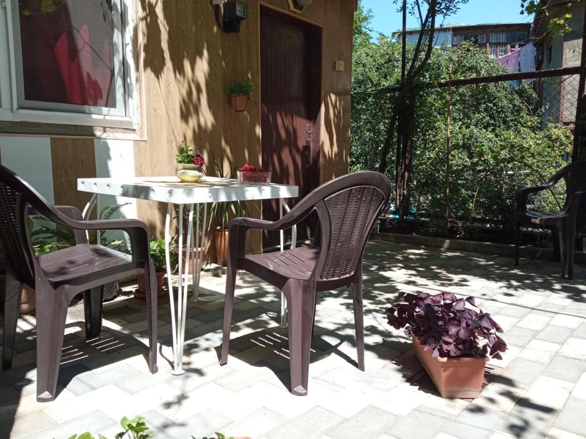 Cortile Apartment Tbilisi Bagian luar foto